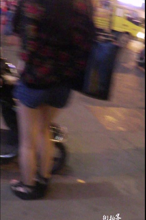 [街拍客视频]jx0166 牛仔热裤大长腿美眉