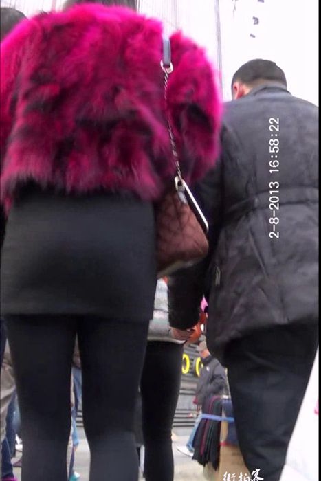 [街拍客视频]jx0363 黑丝袜包臀裙少妇上楼梯