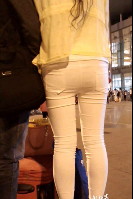 [街拍客视频]jx0494 火车站遇到的白裤美女