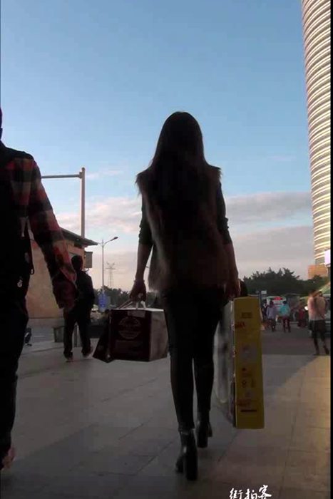 [街拍客视频]jx0606 街拍紧身皮裤高跟美女
