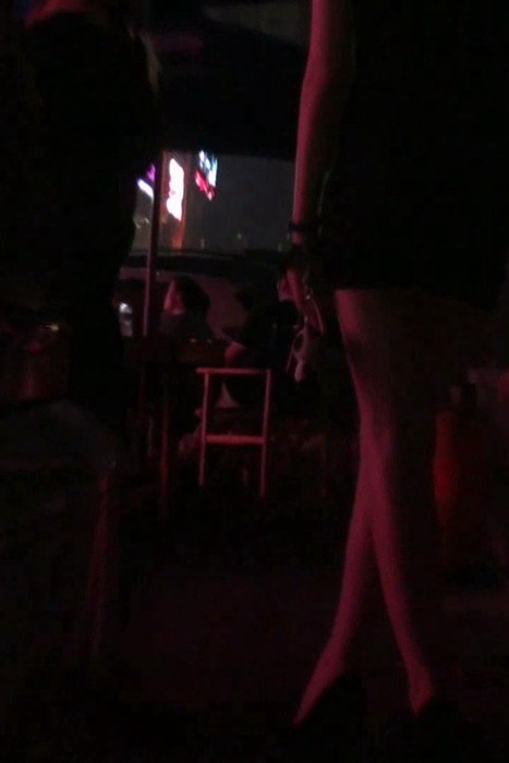 [街拍视频]00145夜幕下的玉腿高跟少妇